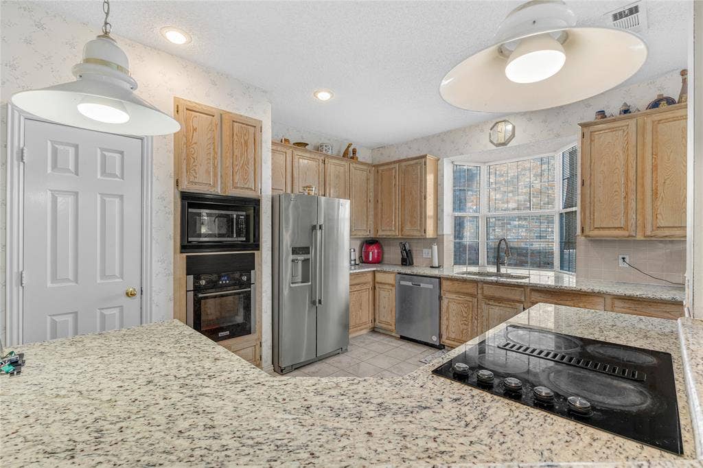 4105 Crest Ridge Drive, Irving, TX 75061 4105 Crest Ridge Drive, Irving, TX 75061