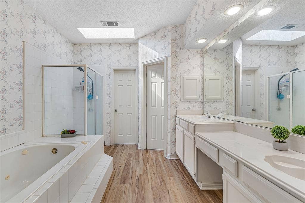 4105 Crest Ridge Drive, Irving, TX 75061 4105 Crest Ridge Drive, Irving, TX 75061
