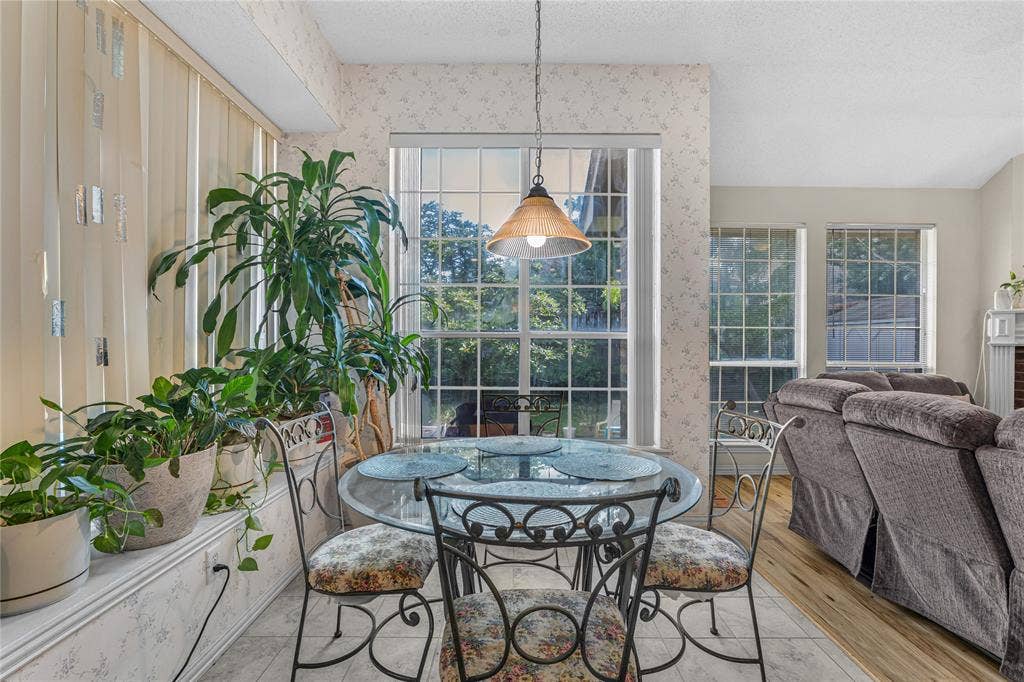 4105 Crest Ridge Drive, Irving, TX 75061 4105 Crest Ridge Drive, Irving, TX 75061