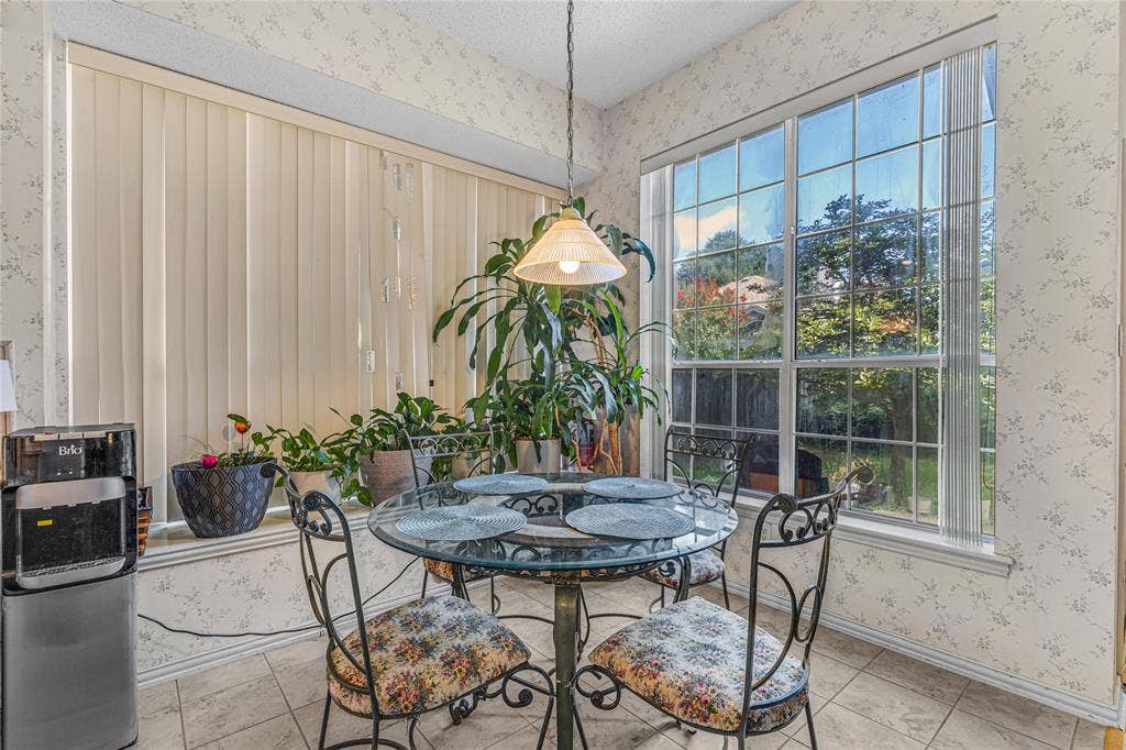 4105 Crest Ridge Drive, Irving, TX 75061 4105 Crest Ridge Drive, Irving, TX 75061