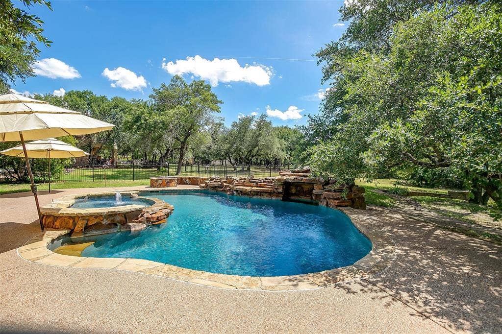 9549 Dickson Road, Fort Worth, TX 76179 9549 Dickson Road, Fort Worth, TX 76179