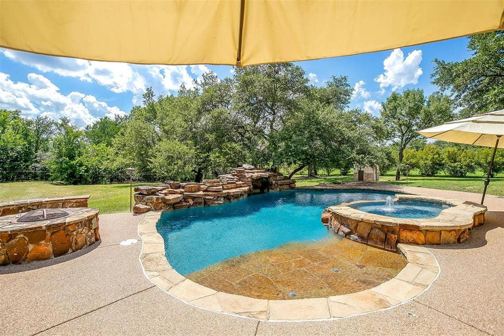 9549 Dickson Road, Fort Worth, TX 76179 9549 Dickson Road, Fort Worth, TX 76179