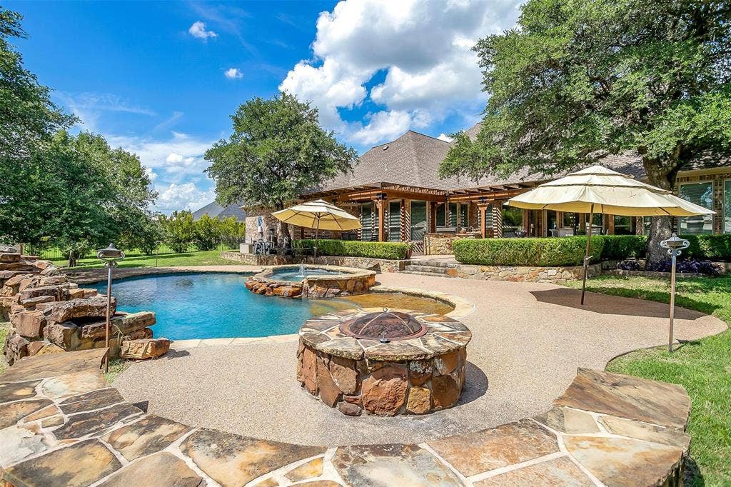9549 Dickson Road, Fort Worth, TX 76179 9549 Dickson Road, Fort Worth, TX 76179