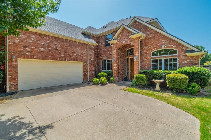 Property photo for 904 Ascension Drive, Hurst, TX