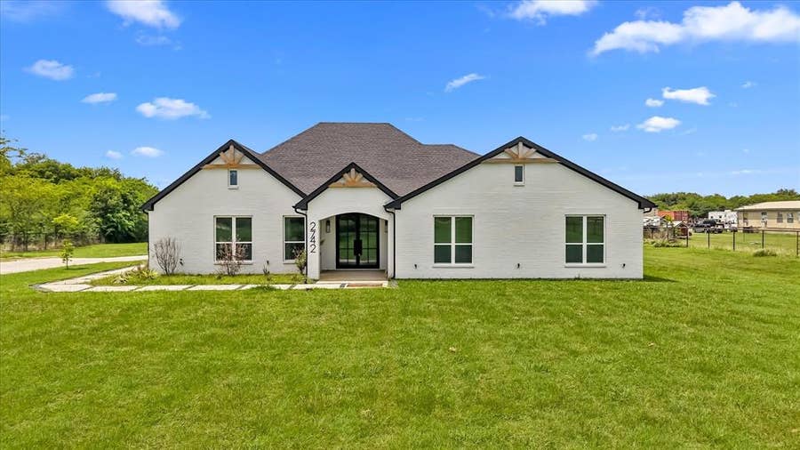 Property photo for 2742 Sundown Drive, Kaufman, TX