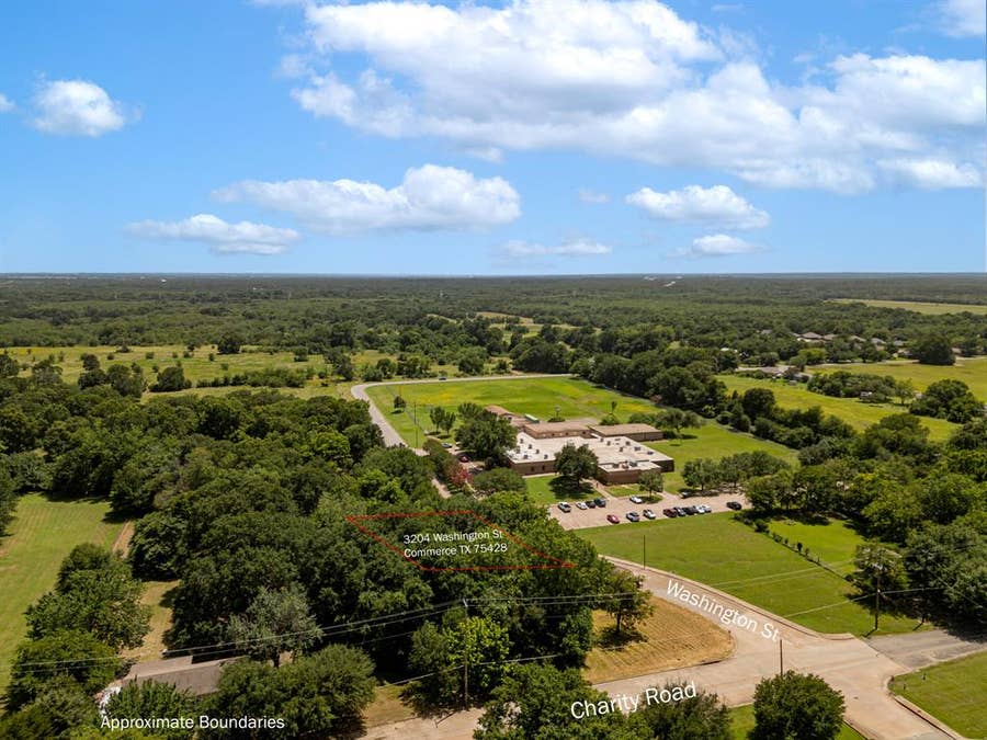Property photo for 3204 Washington Street, Commerce, TX