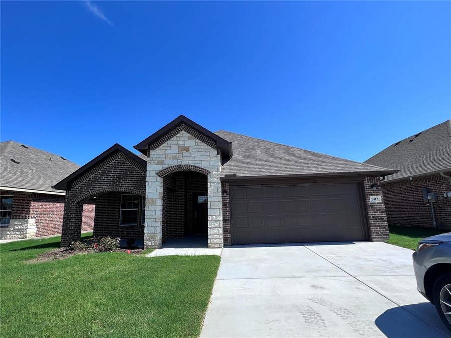 Property photo for 802 Tippit Lane, Greenville, TX