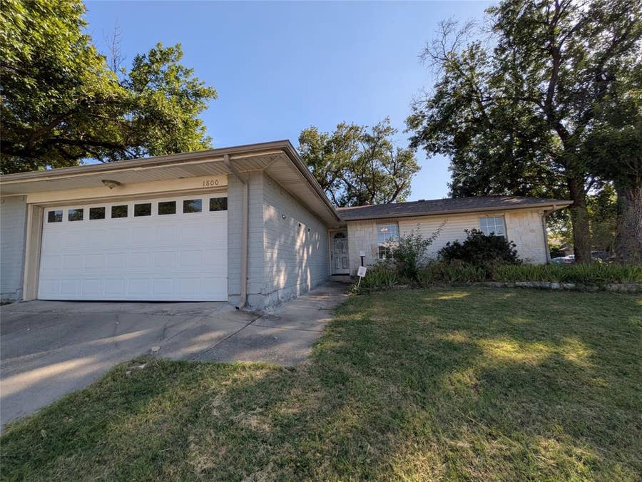 Property photo for 1800 Fernwood Circle, Carrollton, TX