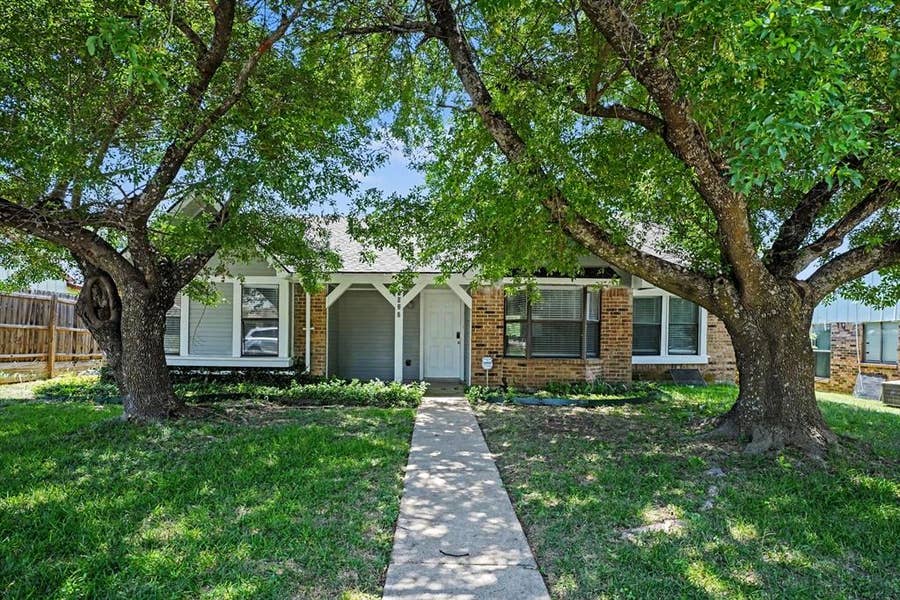 Property photo for 1022 Cedar Run Drive, Duncanville, TX