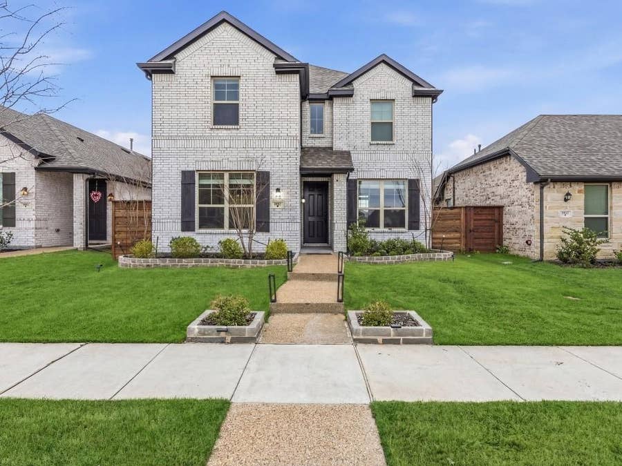 Property photo for 1908 Twisted Tree Lane, Mesquite, TX