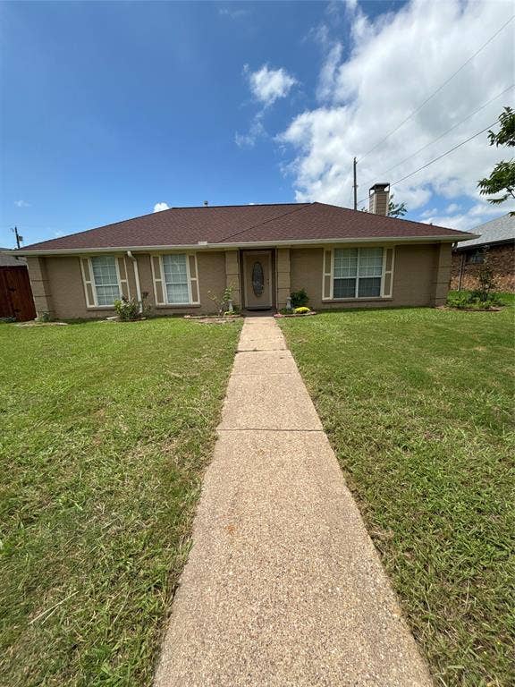 Property photo for 2209 Rockbluff Drive, Rowlett, TX