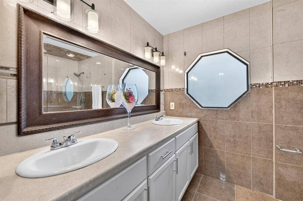 923 Moore Street, Cedar Hill, TX 75104