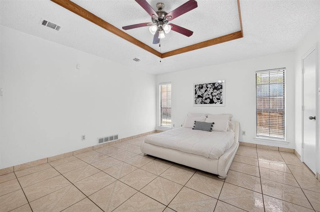 923 Moore Street, Cedar Hill, TX 75104