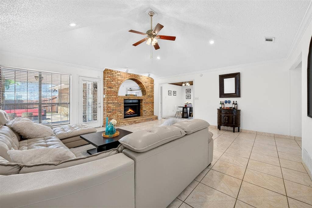 923 Moore Street, Cedar Hill, TX 75104