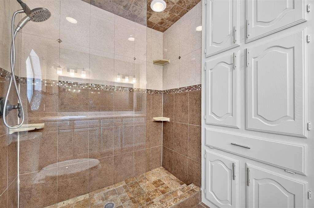 923 Moore Street, Cedar Hill, TX 75104