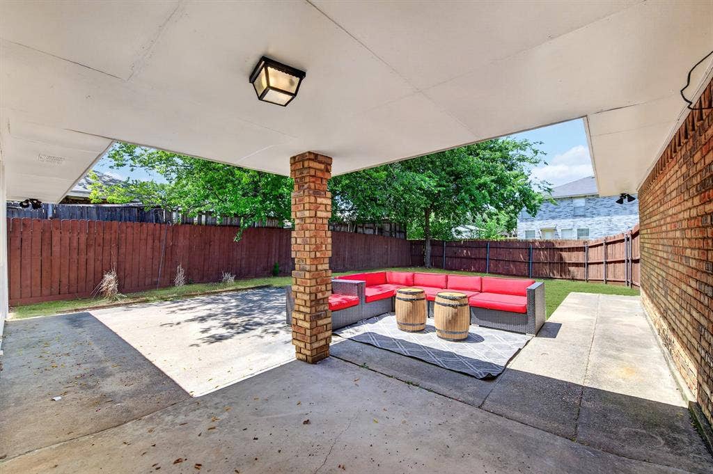 923 Moore Street, Cedar Hill, TX 75104