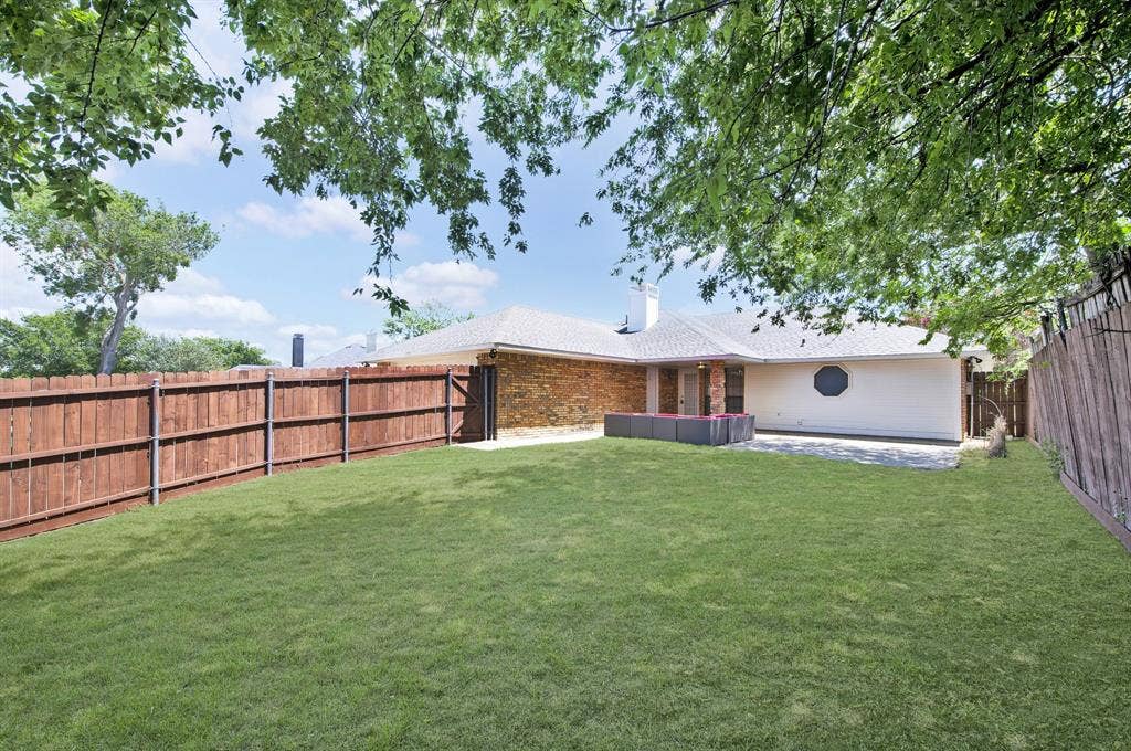 923 Moore Street, Cedar Hill, TX 75104