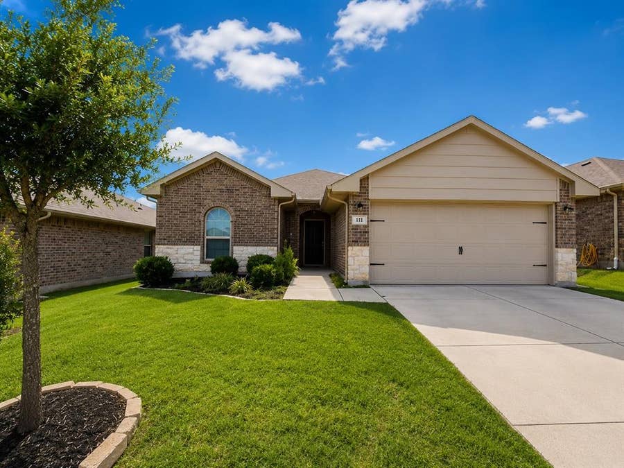 Property photo for 111 Dartmouth Avenue, Farmersville, TX