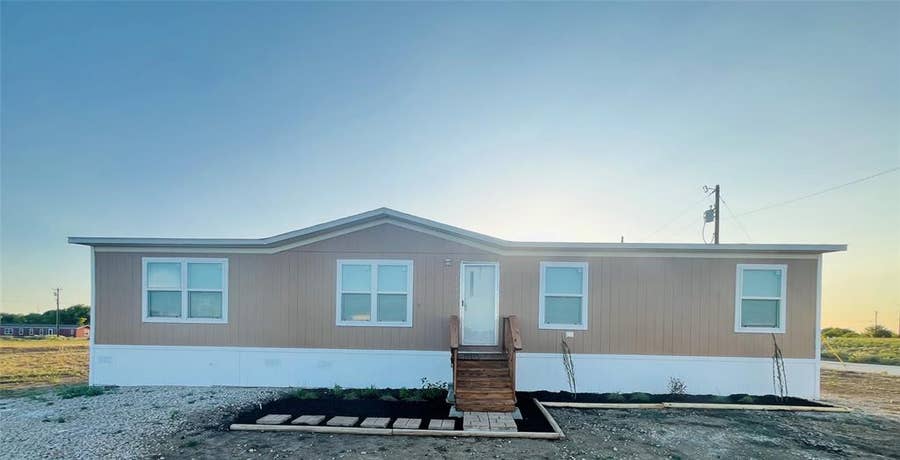 Property photo for 1630 Lytton Lane, Kaufman, TX
