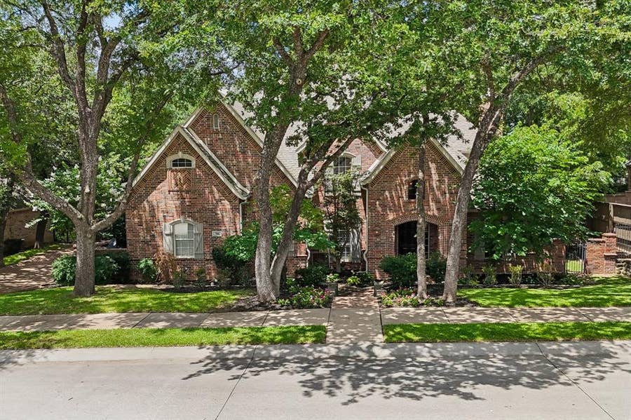 Property photo for 706 Wentwood Drive, Southlake, TX