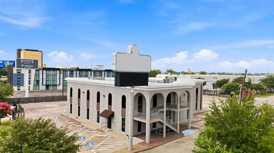 Property photo for 8855 N Stemmons Freeway, Dallas, TX