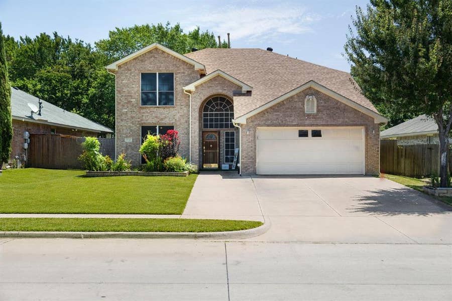 Property photo for 3348 Autumn View Drive, Grand Prairie, TX