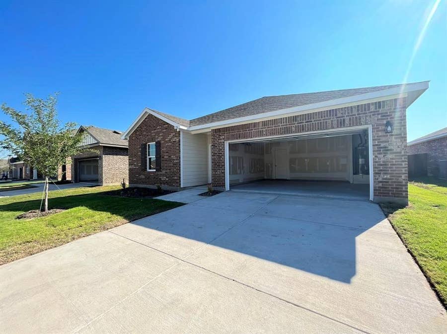 Property photo for 786 Yorkshire Drive, Lavon, TX