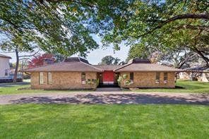 Property photo for 1921 Briarwood Drive, Grand Prairie, TX
