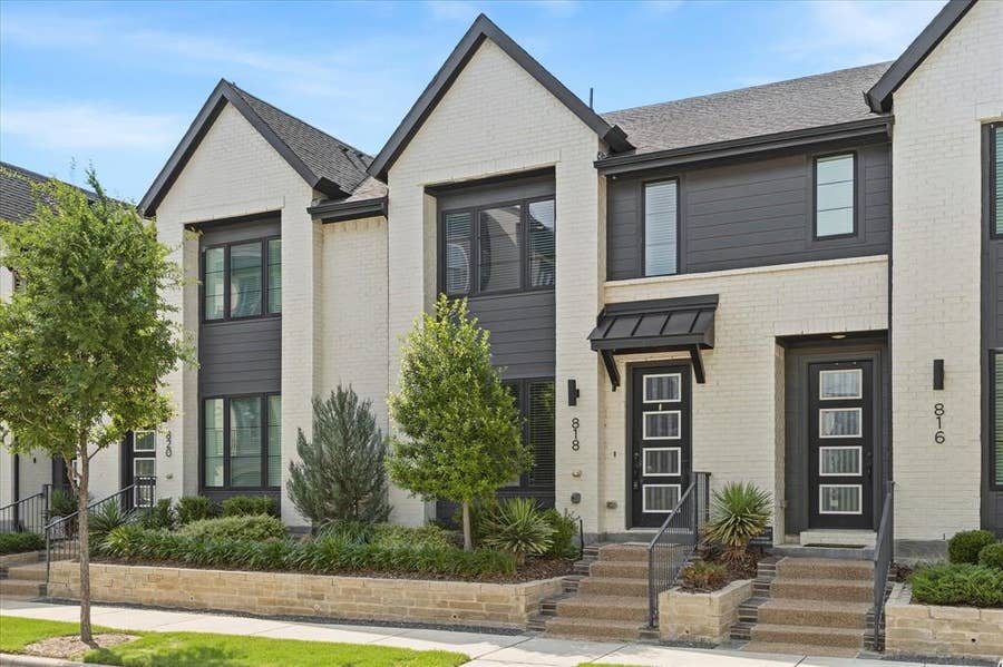 Property photo for 818 Trace Hawk Lane, Arlington, TX