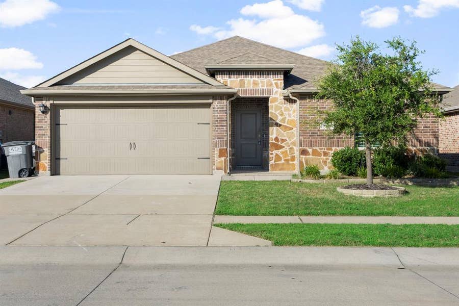 Property photo for 806 Meadow Wood Lane, Princeton, TX
