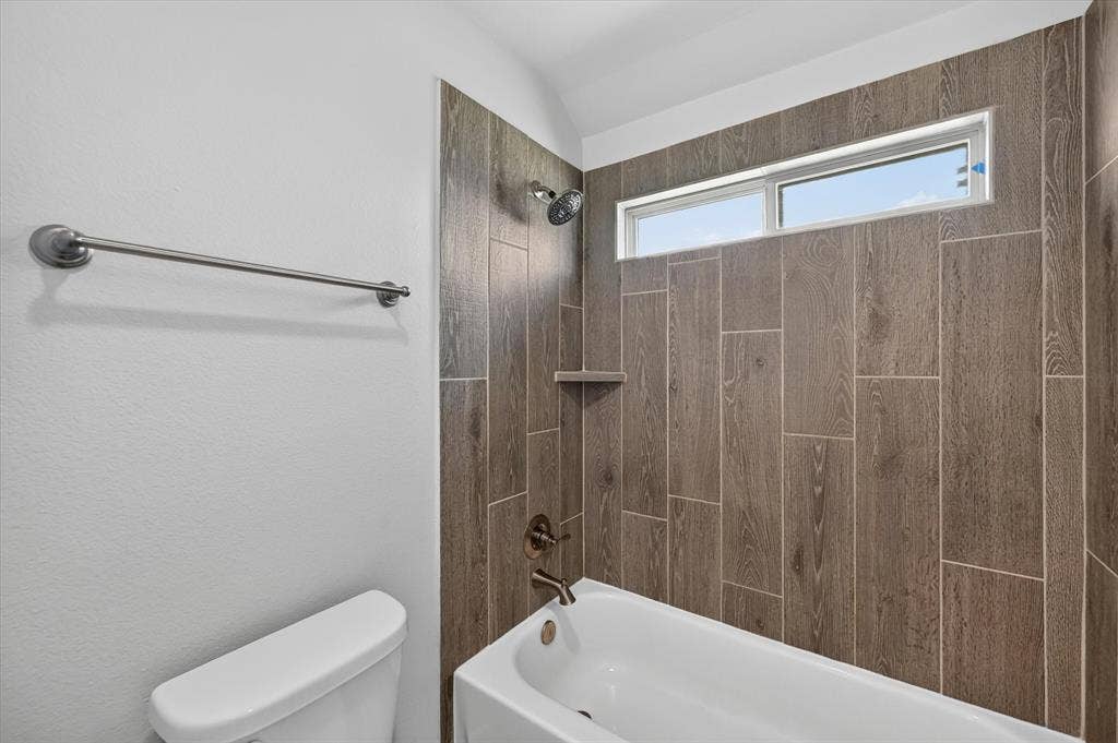 401 Berkeley Drive, Waxahachie, TX 75167 401 Berkeley Drive, Waxahachie, TX 75167