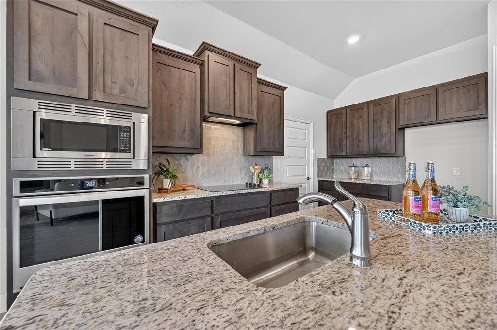 401 Berkeley Drive, Waxahachie, TX 75167 401 Berkeley Drive, Waxahachie, TX 75167