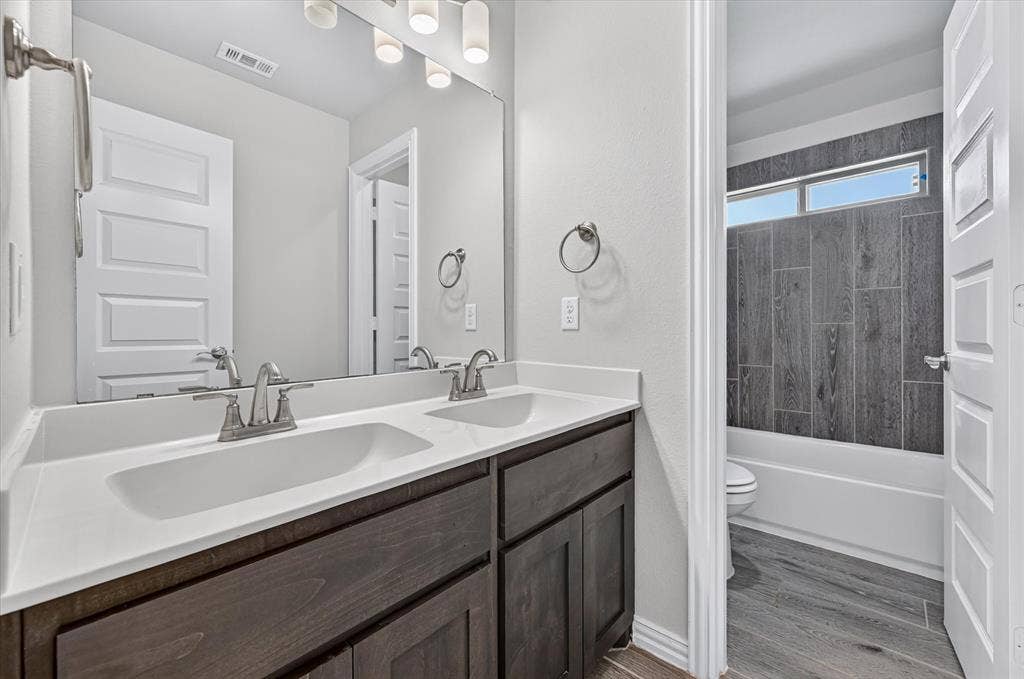 401 Berkeley Drive, Waxahachie, TX 75167 401 Berkeley Drive, Waxahachie, TX 75167