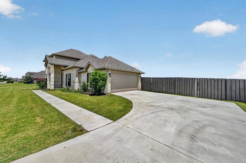 401 Berkeley Drive, Waxahachie, TX 75167 401 Berkeley Drive, Waxahachie, TX 75167