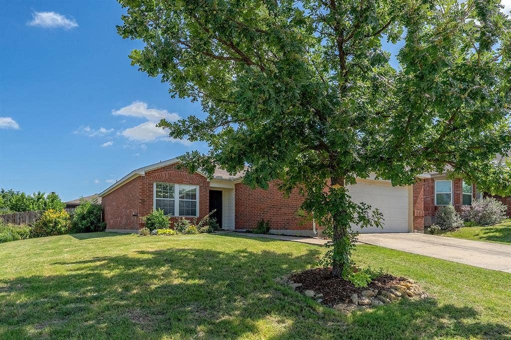 1219 Eagles Nest Trail, Krum, TX 76249