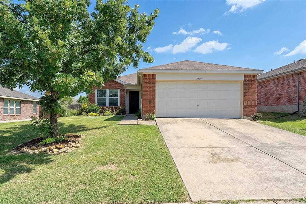 1219 Eagles Nest Trail, Krum, TX 76249
