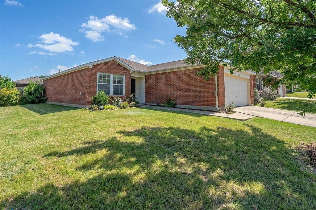 1219 Eagles Nest Trail, Krum, TX 76249