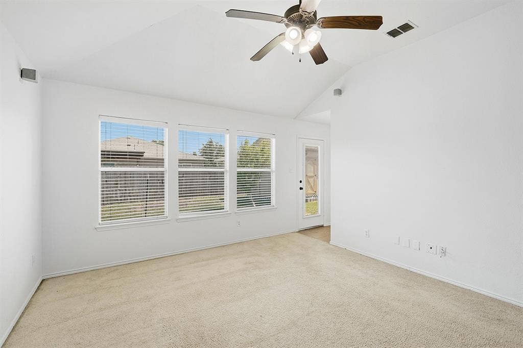 1219 Eagles Nest Trail, Krum, TX 76249