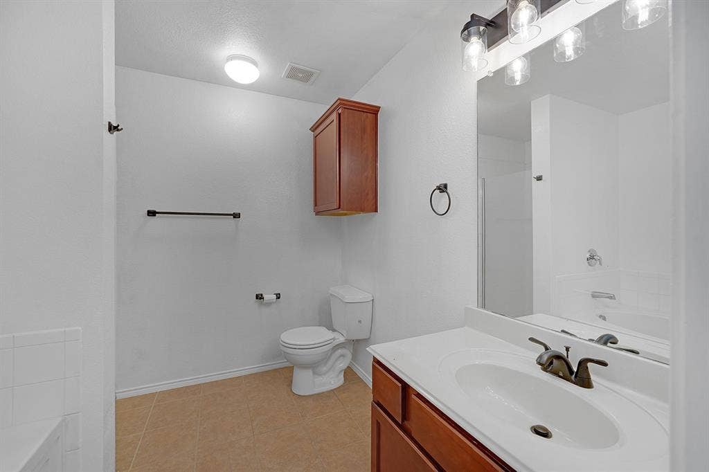 1219 Eagles Nest Trail, Krum, TX 76249