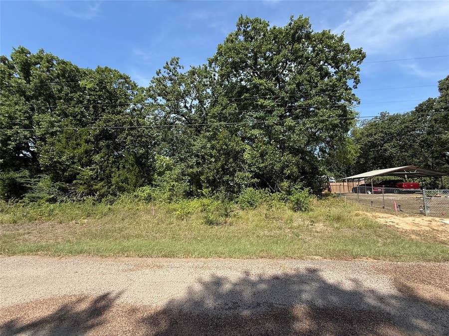 Property photo for 150 Running Deer Road, Mabank, TX