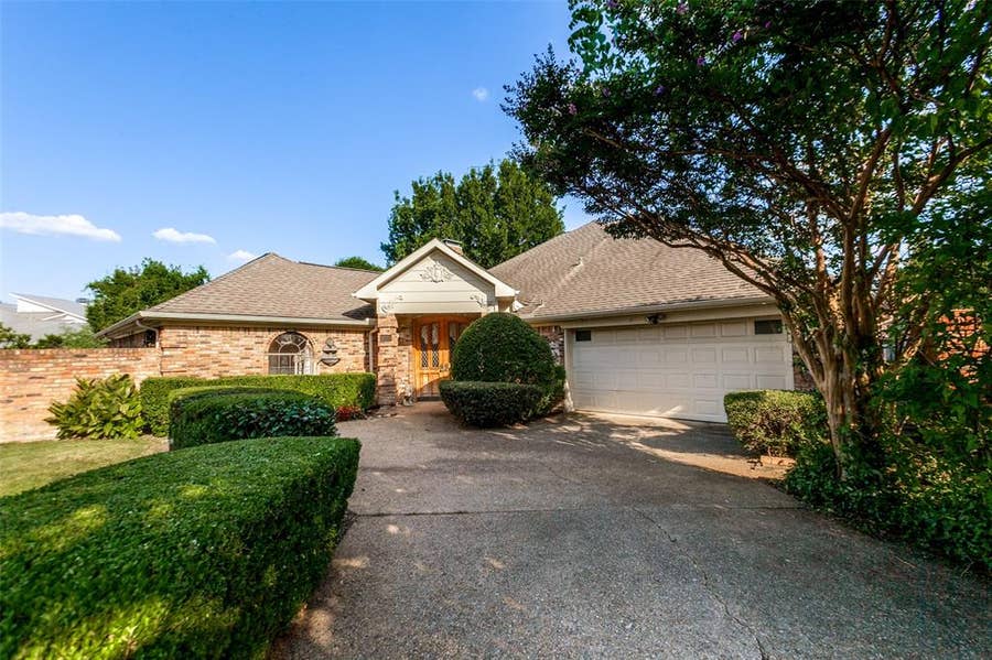 Property photo for 14784 Lochinvar Court, Addison, TX