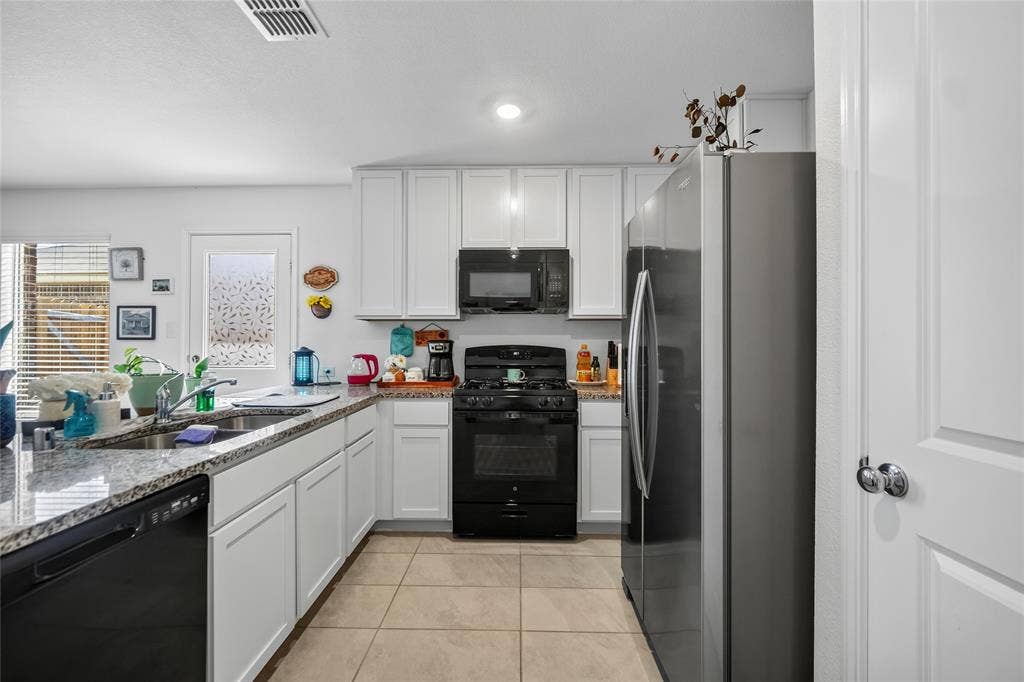 1438 Dovekie Drive, Forney, TX 75126 1438 Dovekie Drive, Forney, TX 75126