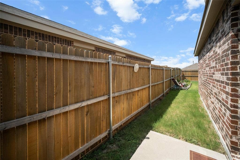 1438 Dovekie Drive, Forney, TX 75126 1438 Dovekie Drive, Forney, TX 75126