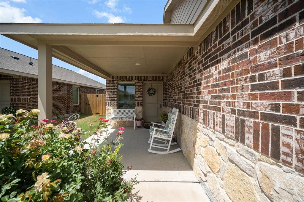 1438 Dovekie Drive, Forney, TX 75126 1438 Dovekie Drive, Forney, TX 75126