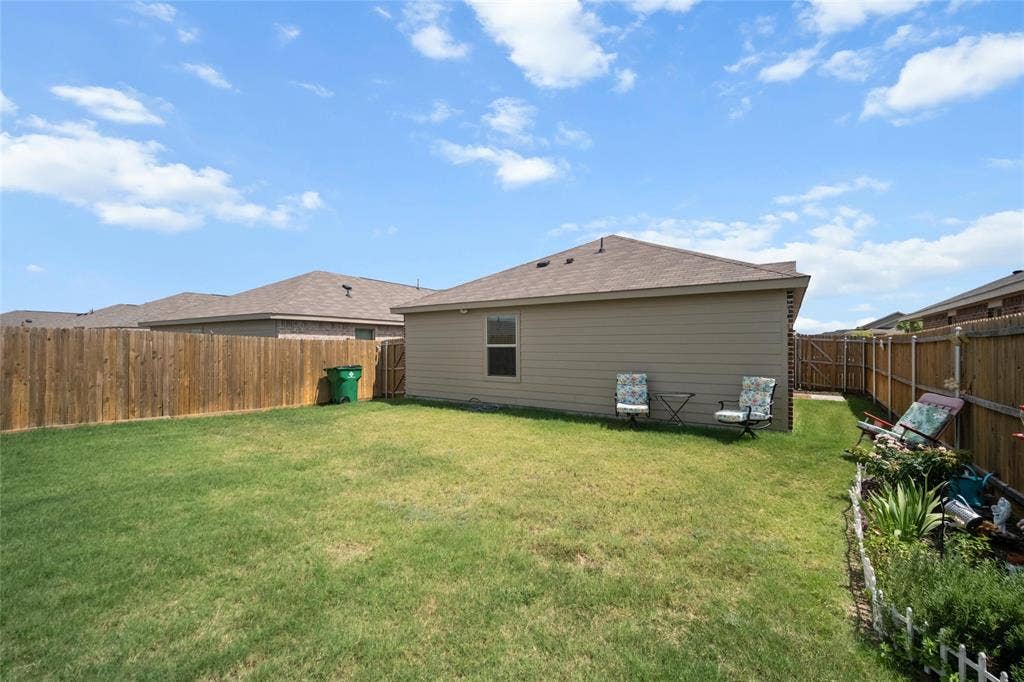 1438 Dovekie Drive, Forney, TX 75126 1438 Dovekie Drive, Forney, TX 75126