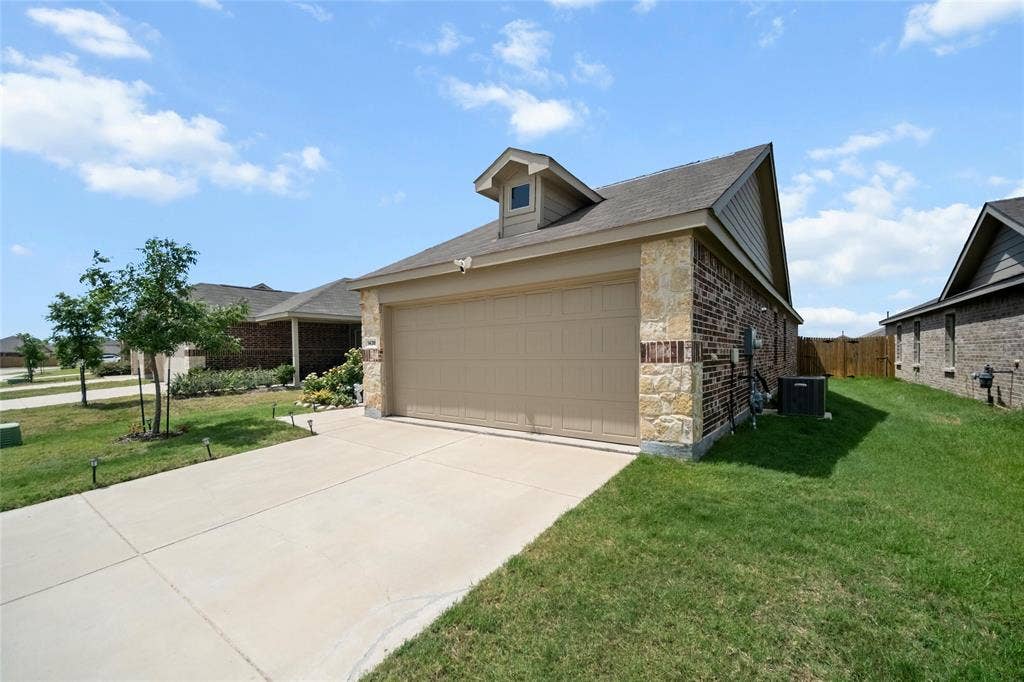 1438 Dovekie Drive, Forney, TX 75126 1438 Dovekie Drive, Forney, TX 75126