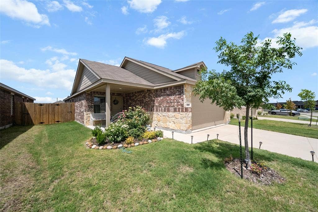 1438 Dovekie Drive, Forney, TX 75126 1438 Dovekie Drive, Forney, TX 75126