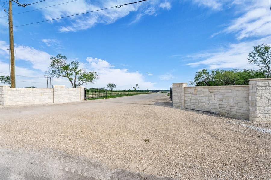 Property photo for 302 Lacek Mill Road, China Spring, TX