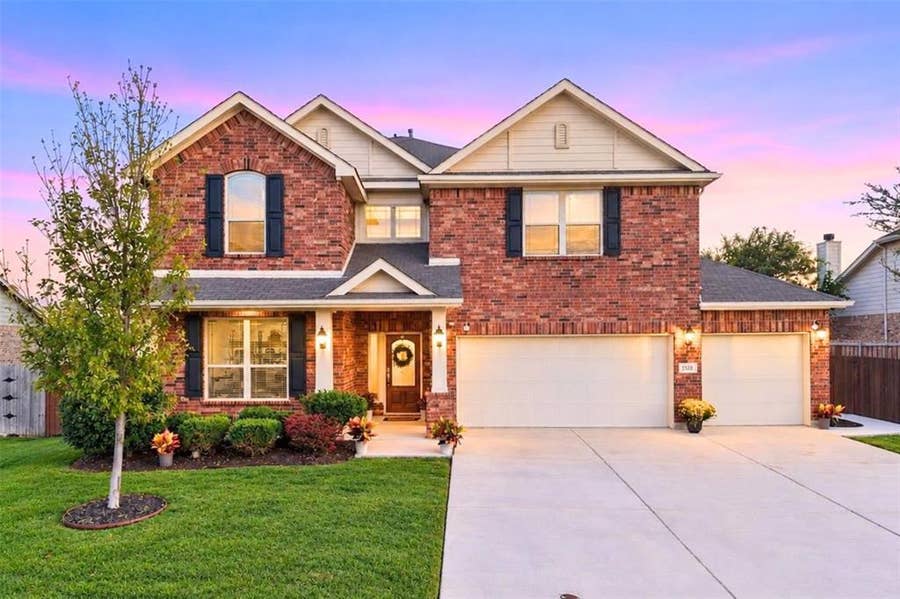 Property photo for 1533 Fallingwater Trail, Fort Worth, TX