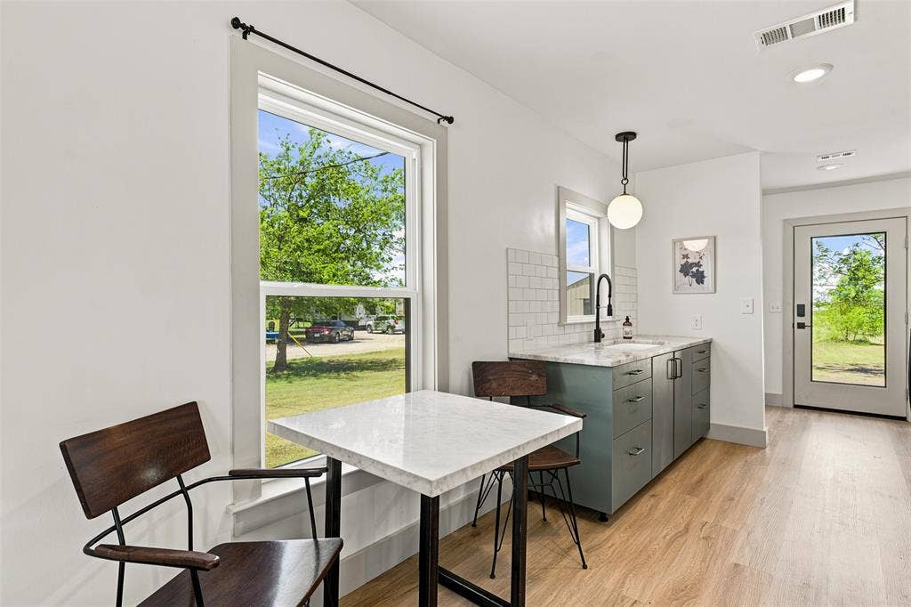 3103 Mockingbird Lane, Moody, TX 76557 guest house dining